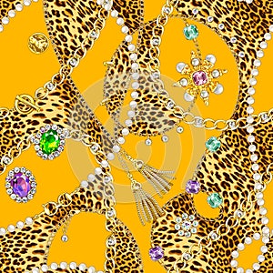 Chains Seamless Pattern. Gold Chains Pattern. Yellow Leopard  Background.